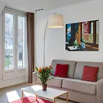 Champs Elysées Apartment
